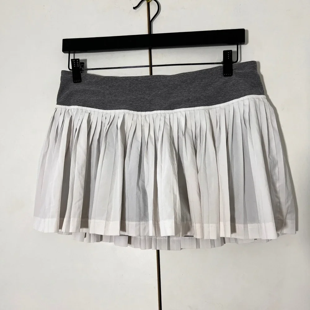 Lululemon Pleat to‎ Street Skirt Size 8 White Mini Tennis Pleated Athleisure